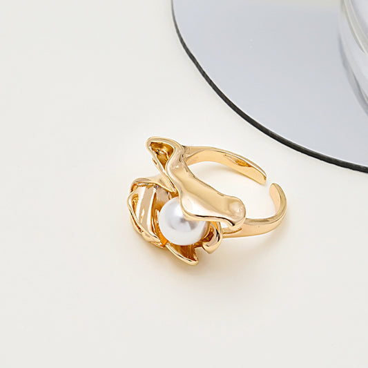 Women's European And American Shell Pleated Pearl Ring